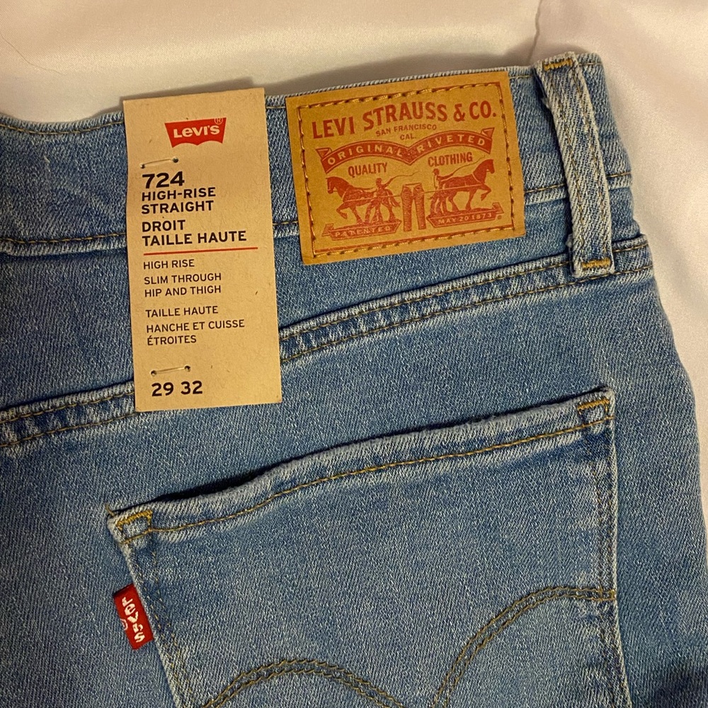 Levi 724 High-Rise Straight Jeans - Picture 3 of 5